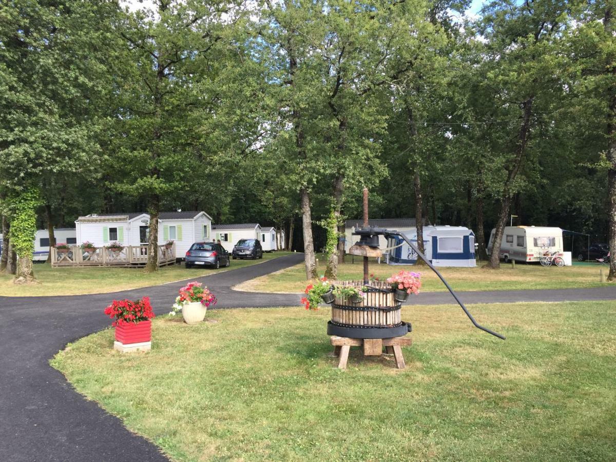 Camping Les Petites Minaudieres Otel Saint-Sauveur  Dış mekan fotoğraf
